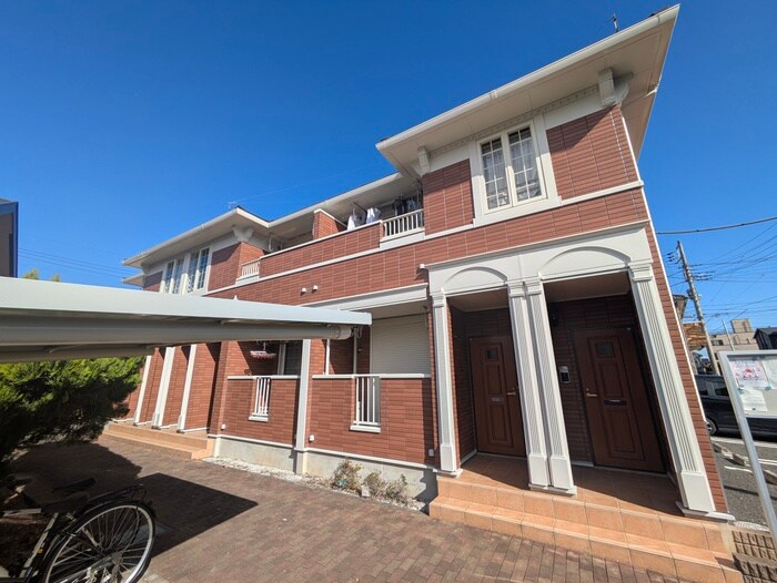 物件外観写真4　(エントランス部分)