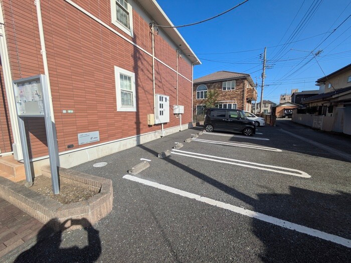 物件外観写真5　(駐車場)
