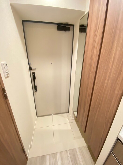 物件内観写真18　(玄関)