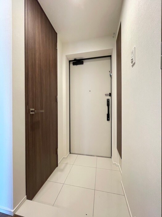 物件内観写真18　(玄関)