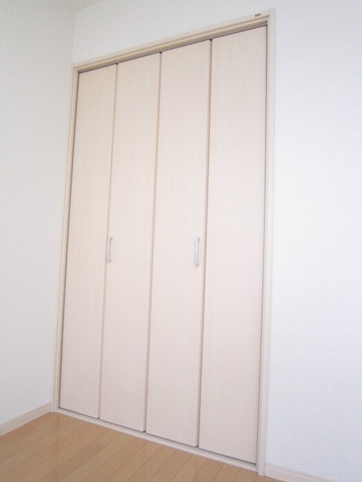 物件内観写真6　(収納)