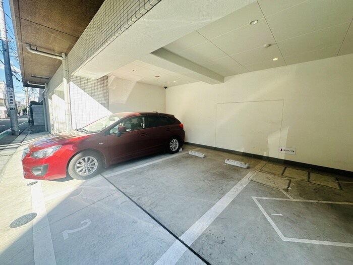 物件外観写真6　(駐車場)