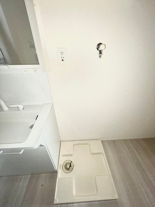 物件内観写真15　(洗濯機置場)