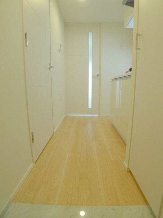 物件内観写真7　(玄関)