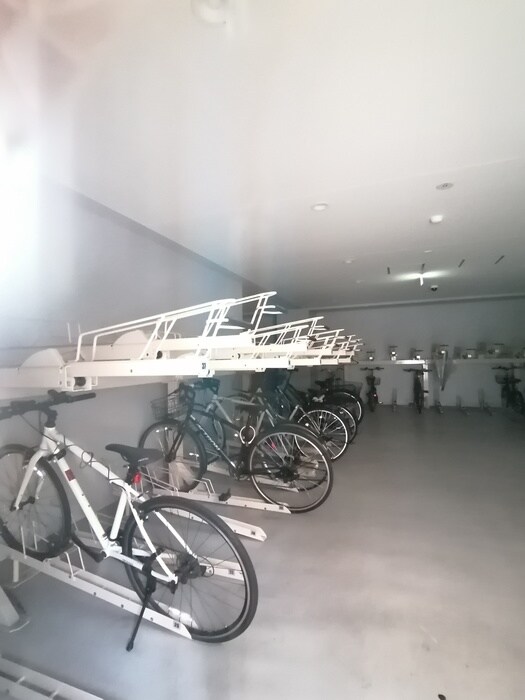 物件外観写真6　(駐輪場)