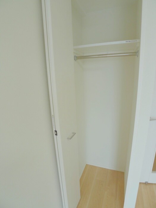 物件内観写真15　(収納)