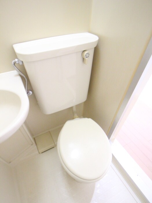 物件内観写真8　(トイレ)