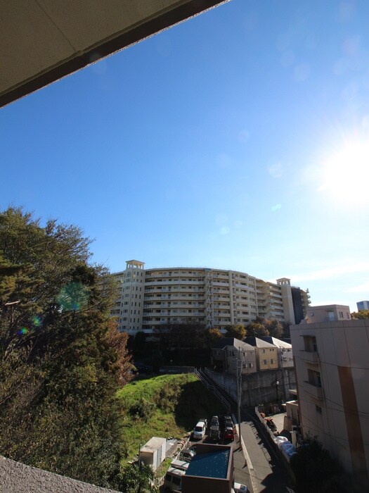 物件内観写真16　(室内からの展望)