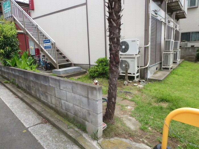 物件外観写真4　(エントランス部分)