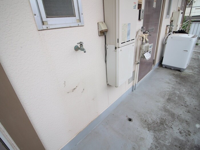 物件内観写真10　(洗濯機置場)