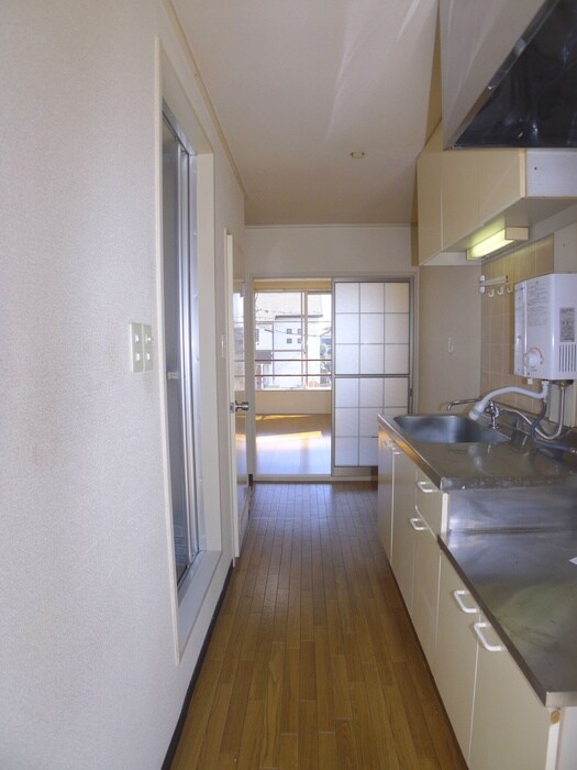 物件内観写真12　(玄関)