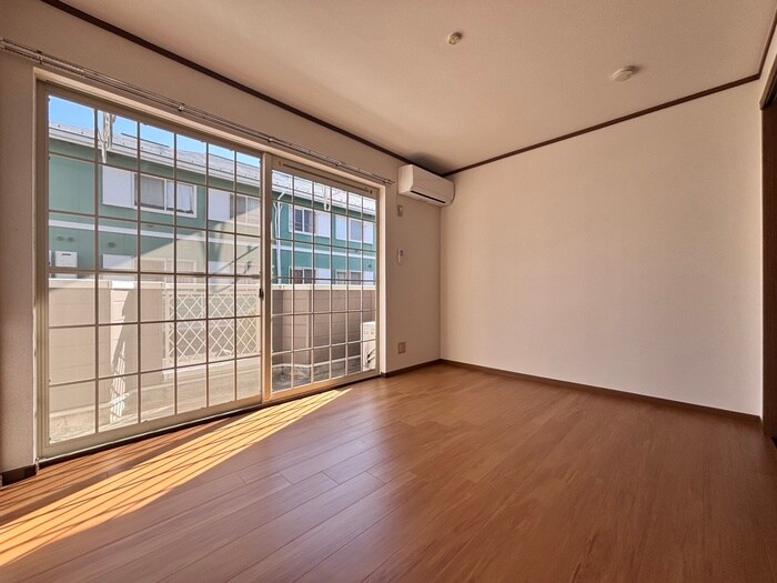 物件内観写真7　(居室)