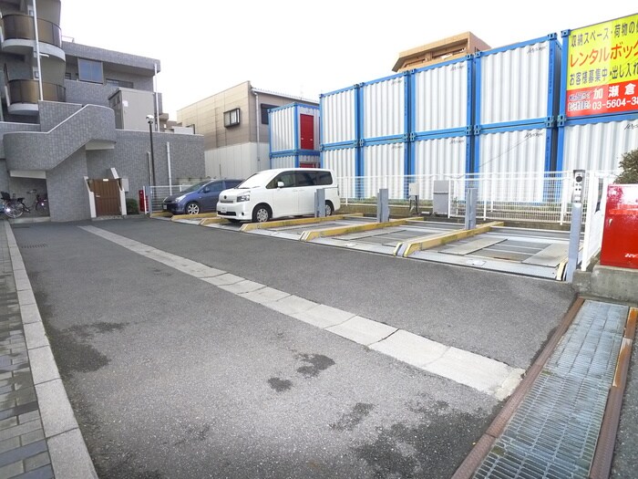 物件外観写真5　(駐車場)