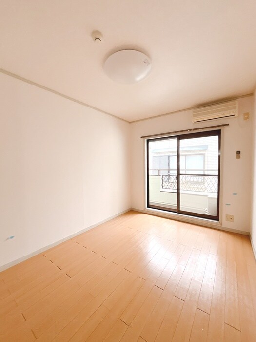 物件内観写真6　(居室)