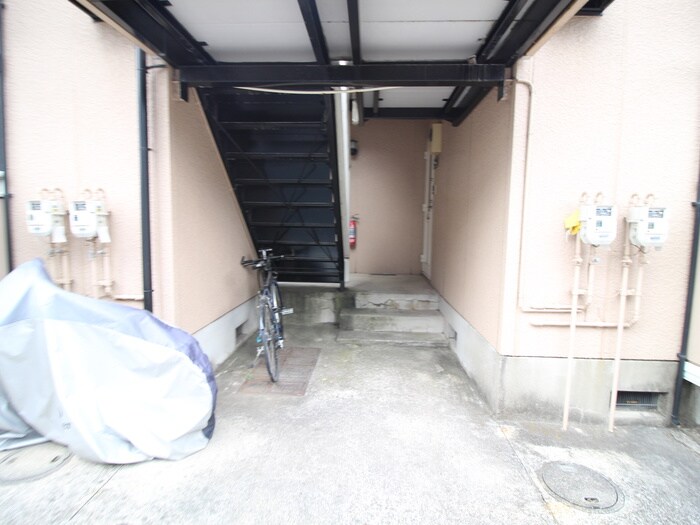 物件外観写真2　(エントランス部分)