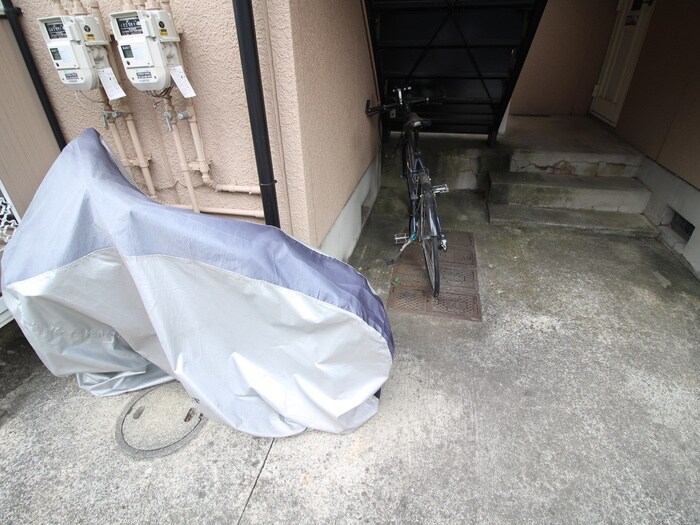物件外観写真5　(駐輪場)
