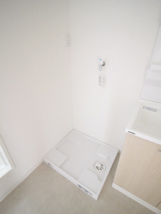 物件内観写真12　(洗濯機置場)