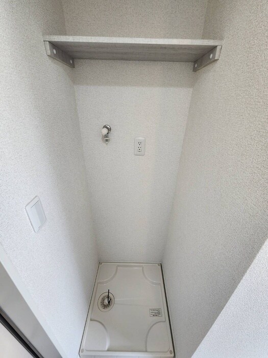 物件内観写真10　(洗濯機置場)