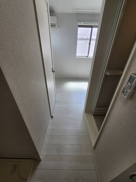 物件内観写真15　(廊下)