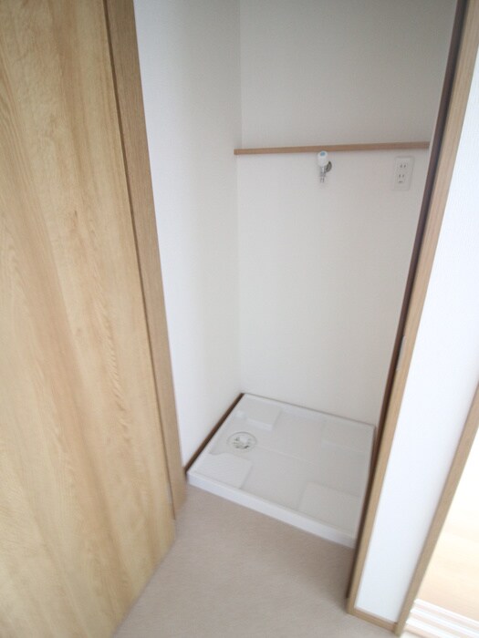 物件内観写真11　(洗濯機置場)