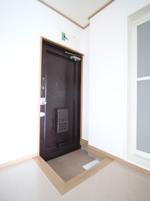 物件内観写真16　(玄関)