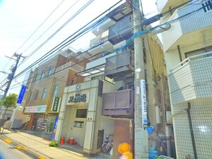 ト－タスビル外観写真
