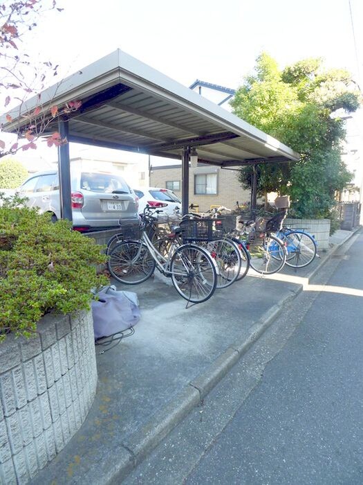 物件外観写真4　(駐輪場)