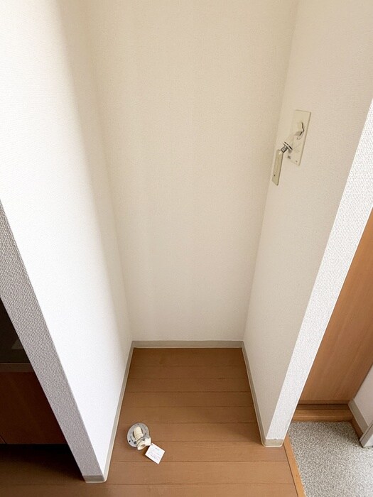 物件内観写真12　(洗濯機置場)