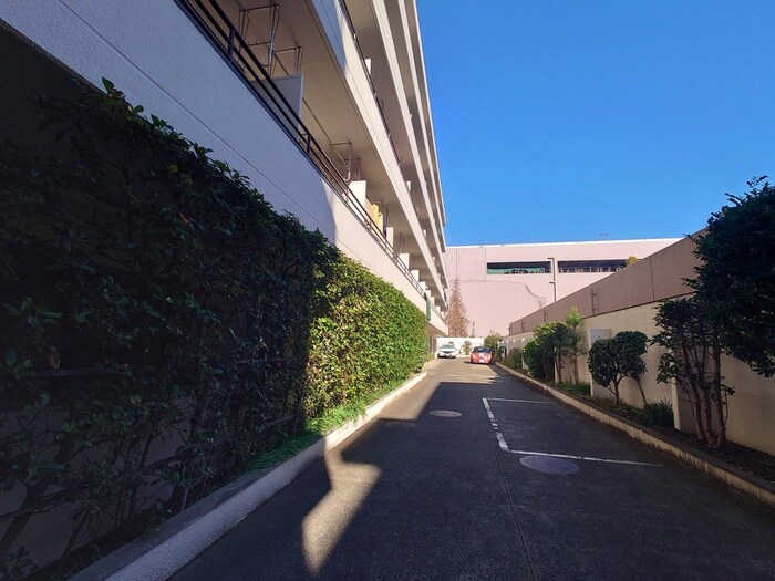 物件外観写真6　(駐車場)