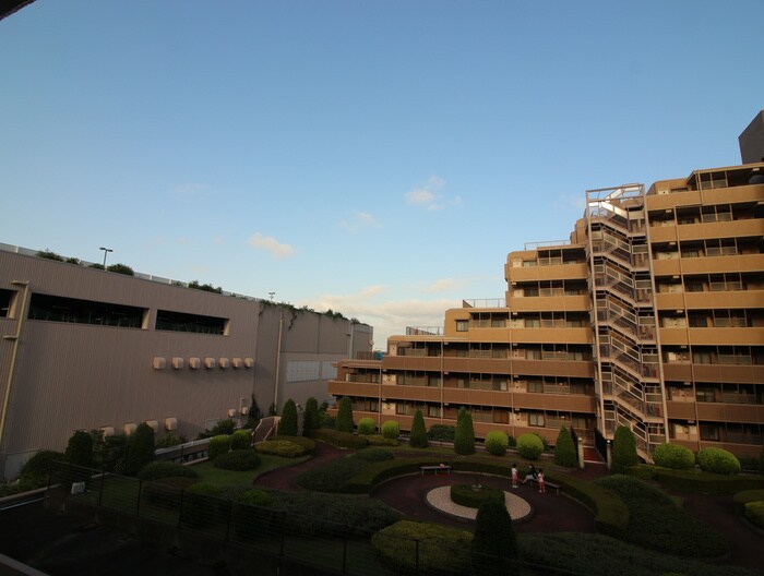 物件内観写真16　(室内からの展望)