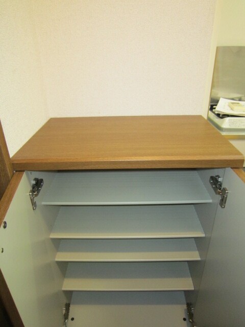 アヴェニ－ル高井戸の靴箱