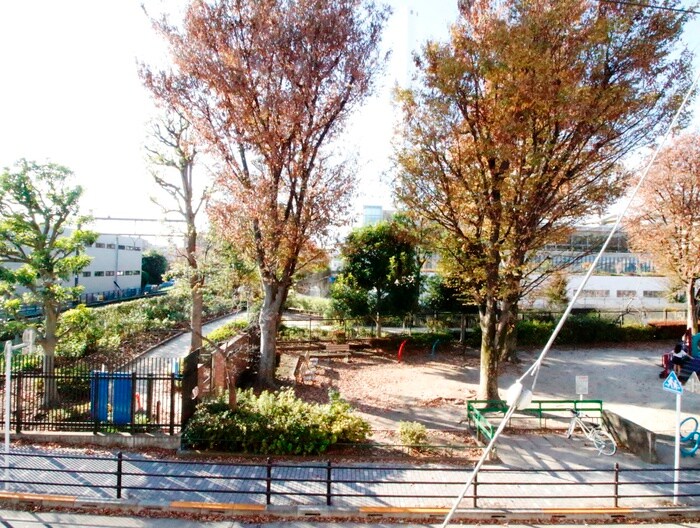 物件内観写真21　(室内からの展望)