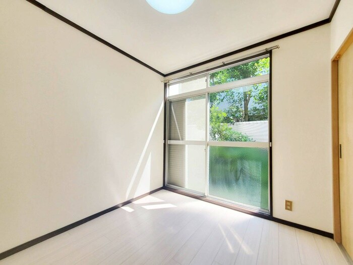 物件内観写真9　(居室)