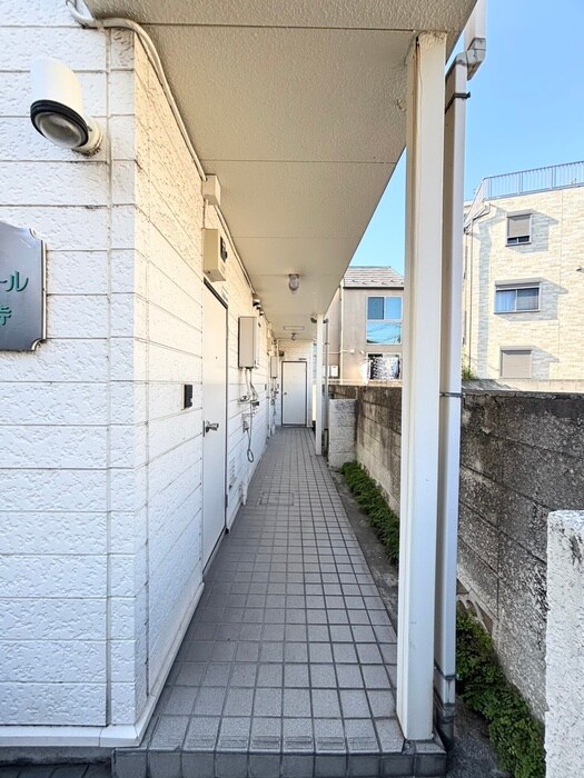 物件外観写真4　(エントランス部分)