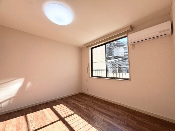 物件内観写真8　(居室)