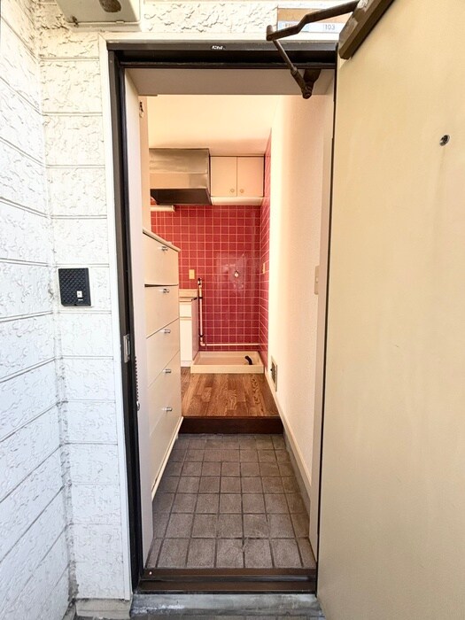 物件内観写真14　(玄関)