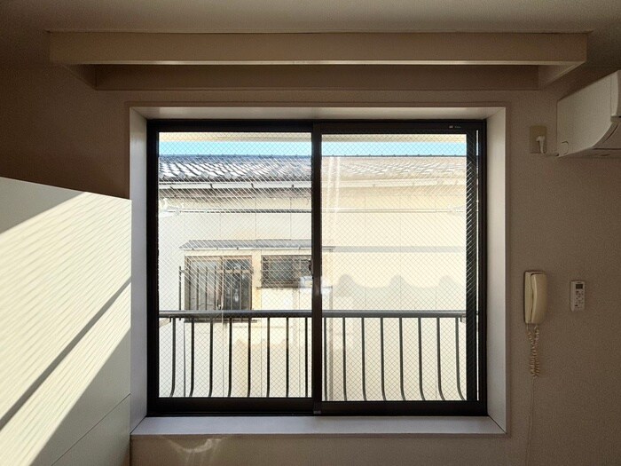 物件内観写真16　(室内からの展望)