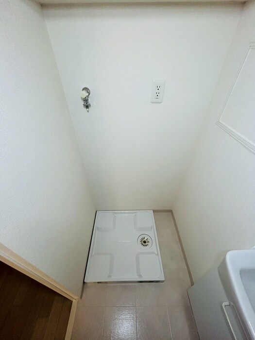 物件内観写真12　(洗濯機置場)