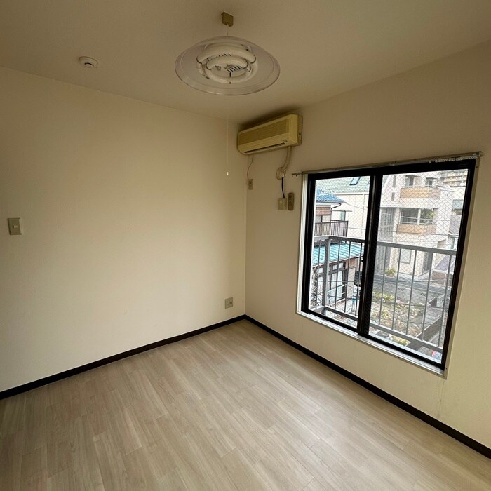 物件内観写真6　(居室)