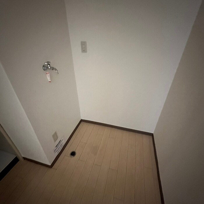 物件内観写真14　(洗濯機置場)