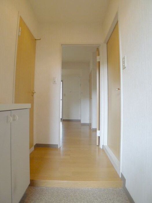 物件内観写真14　(玄関)