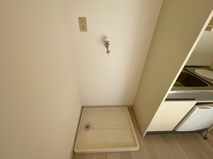 物件内観写真13　(洗濯機置場)