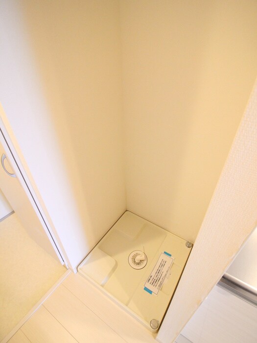 物件内観写真12　(洗濯機置場)