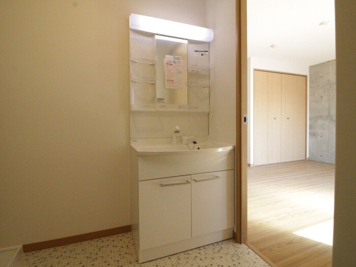 物件内観写真12　(洗面)