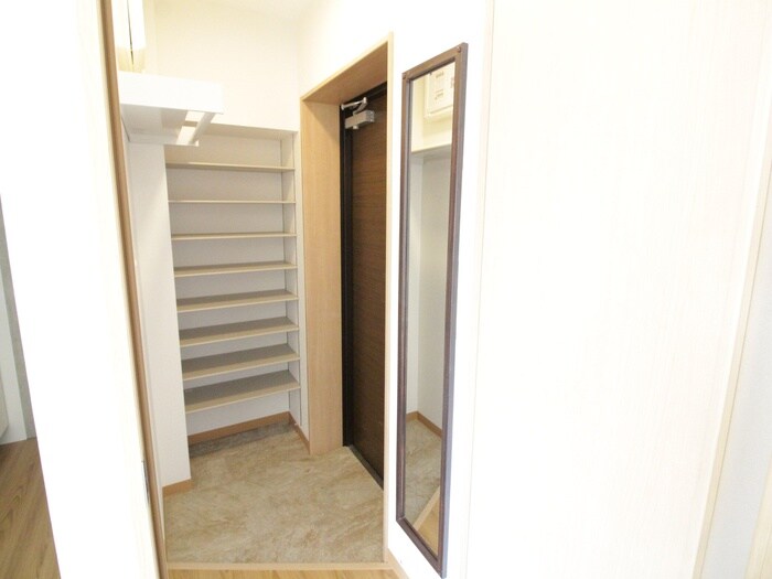 物件内観写真21　(廊下)