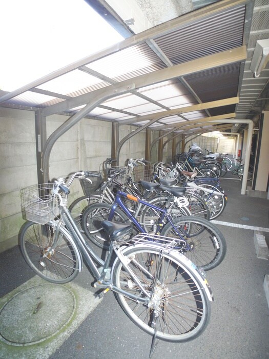 物件外観写真3　(駐輪場)