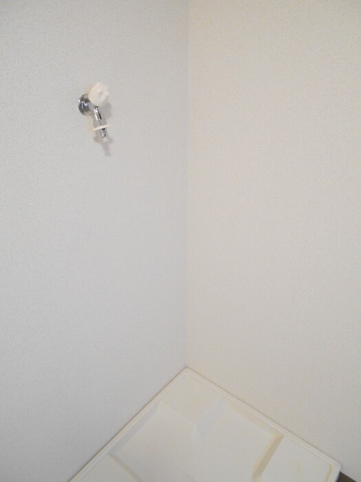 物件内観写真11　(洗濯機置場)