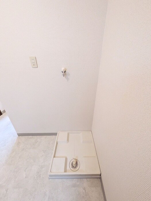 東千葉ハイリビング六番館の洗濯機置場