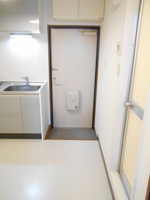 物件内観写真15　(玄関)