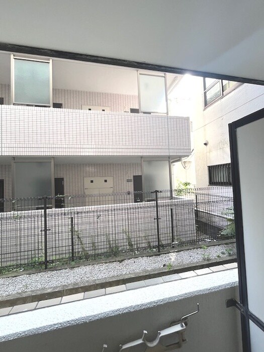 物件内観写真13　(室内からの展望)